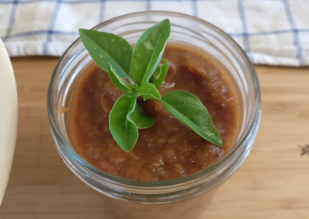 Passata pasta sauce recipe quick and easy! Eco Thrifty Living